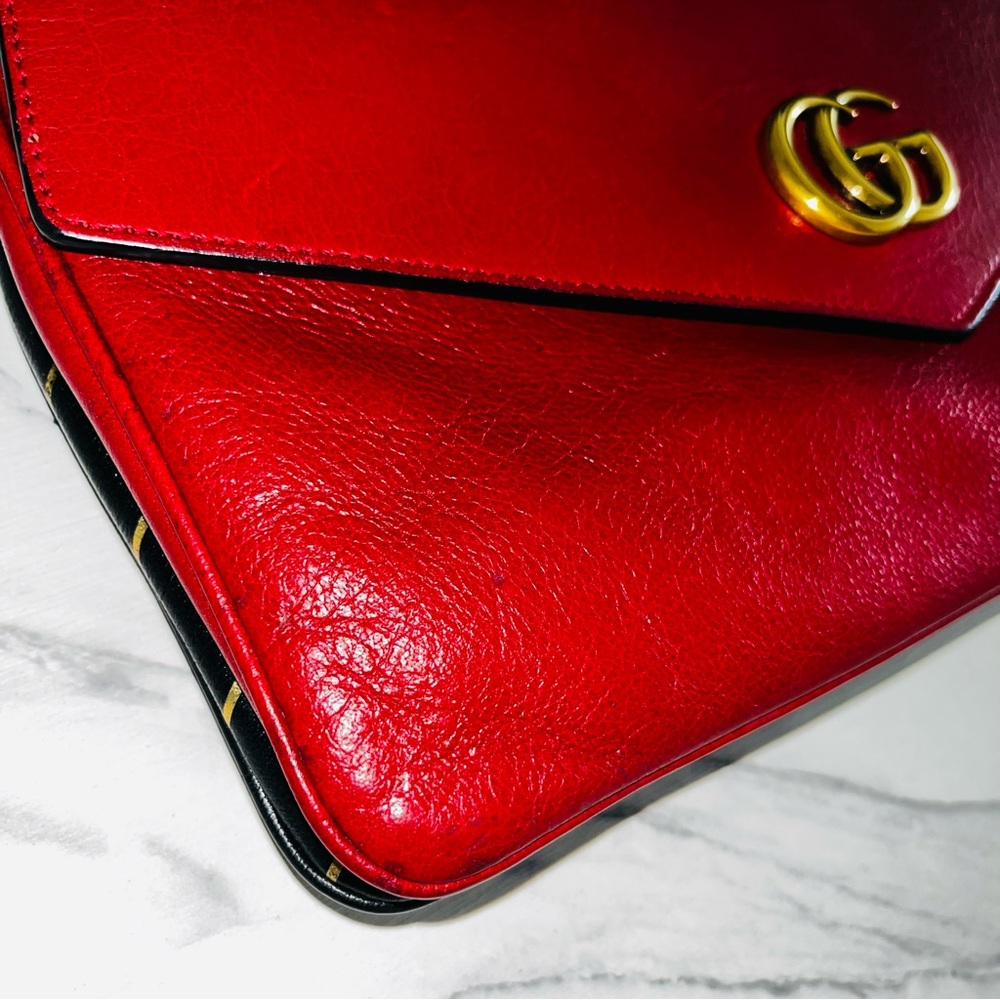 Gucci: Double-Sided GG Monogram Marmont Tiger Crossbody Handbag - Picture 11 of 16